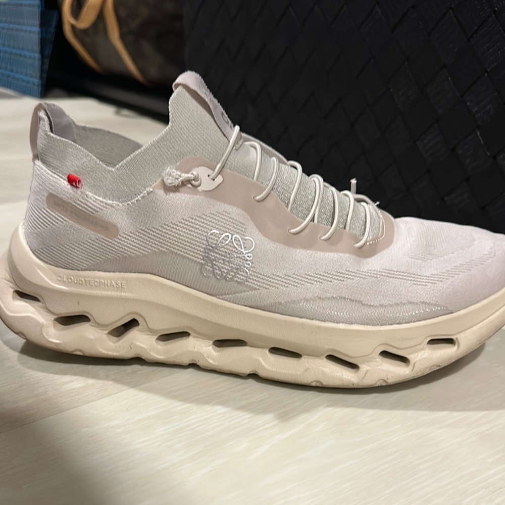 Loewe Cream Athletic Shoes with Modern Design